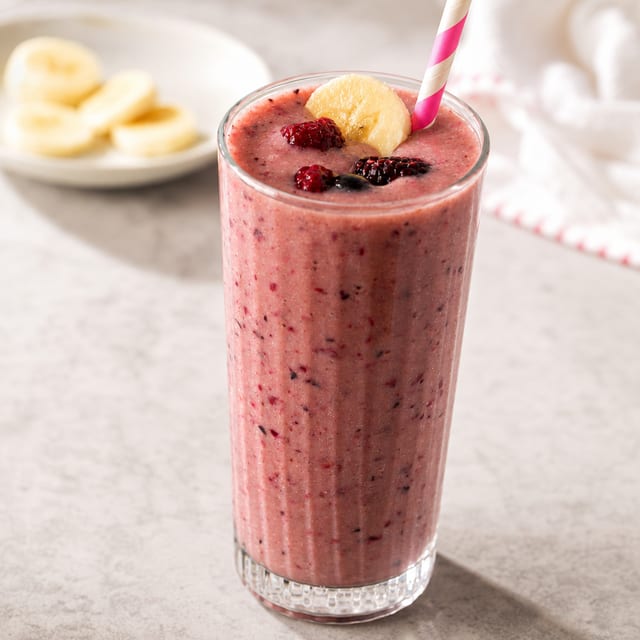 BERRY BANANA SMOOTHIE.